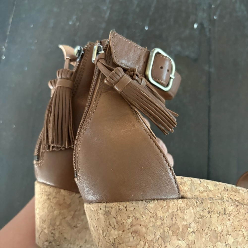 UGG Zoe II Chestnut Leather Wedge Cork Sandals Ankle Strap Size 9.5 Boho Neutral - Picture 10 of 11